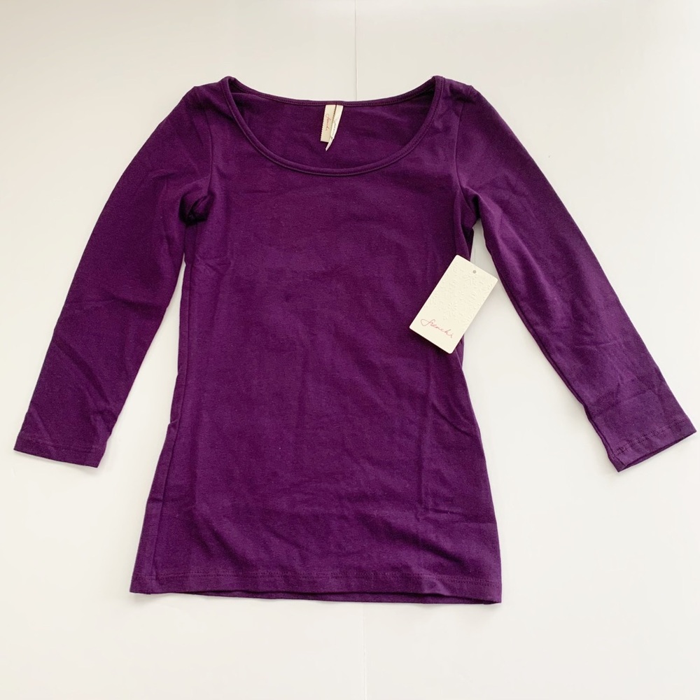 Frenchi Junior Women’s Scoop Neck Long Sleeve Tee.